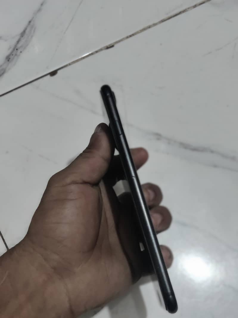 Apple iPhone 7 Plus 3