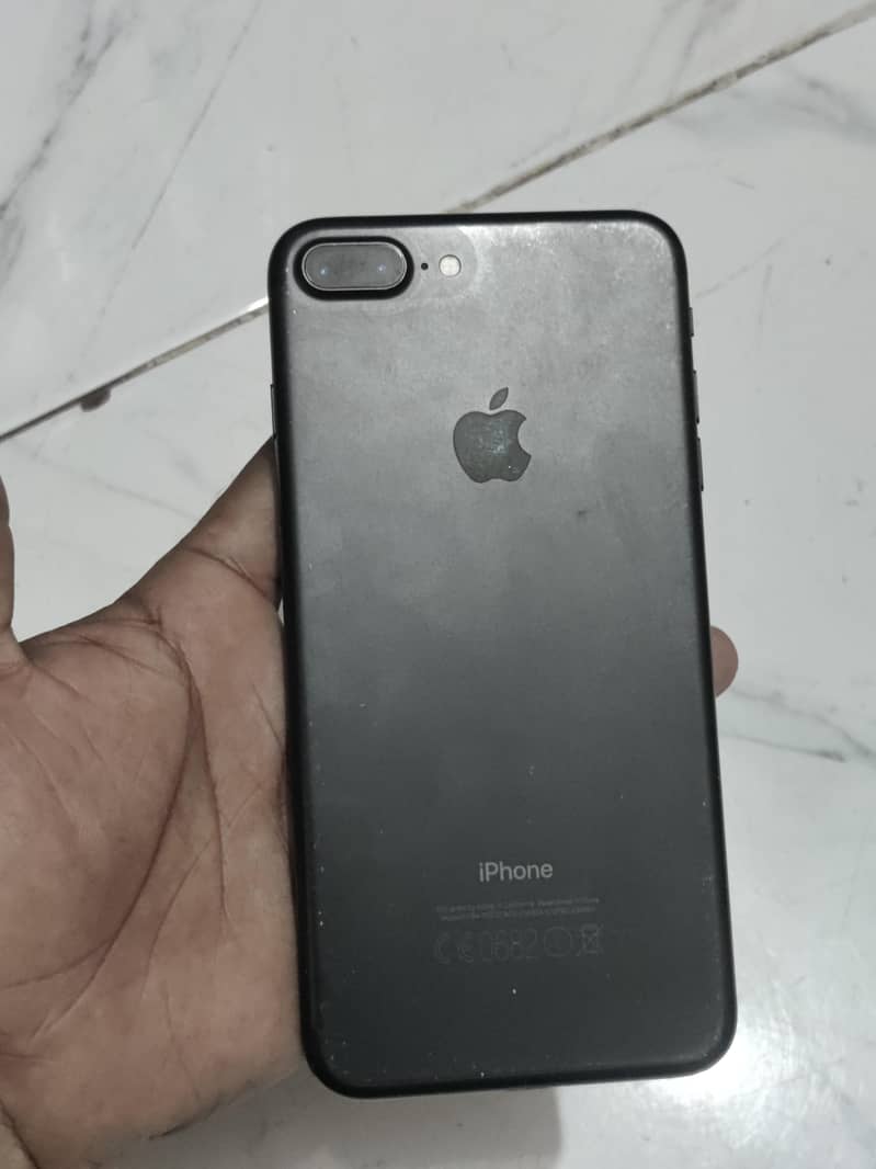 Apple iPhone 7 Plus 5