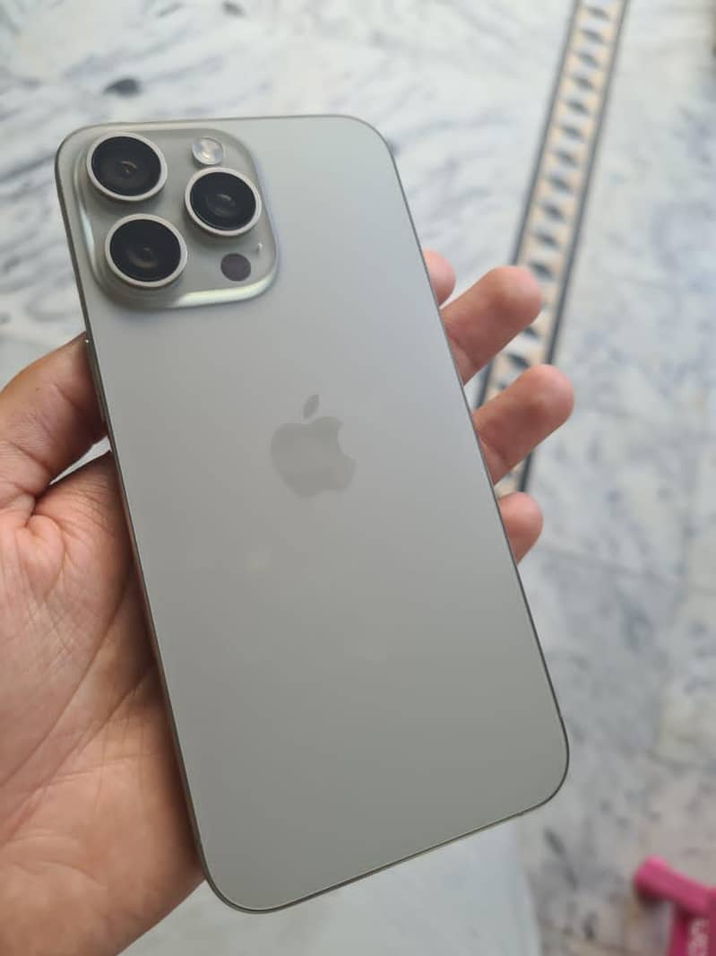 iPhone 15 pro max 1