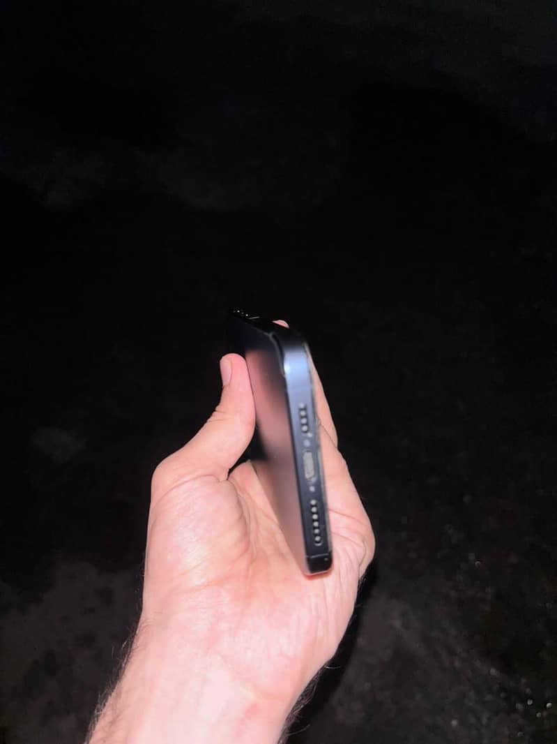iPhone 15 Pro Max 2