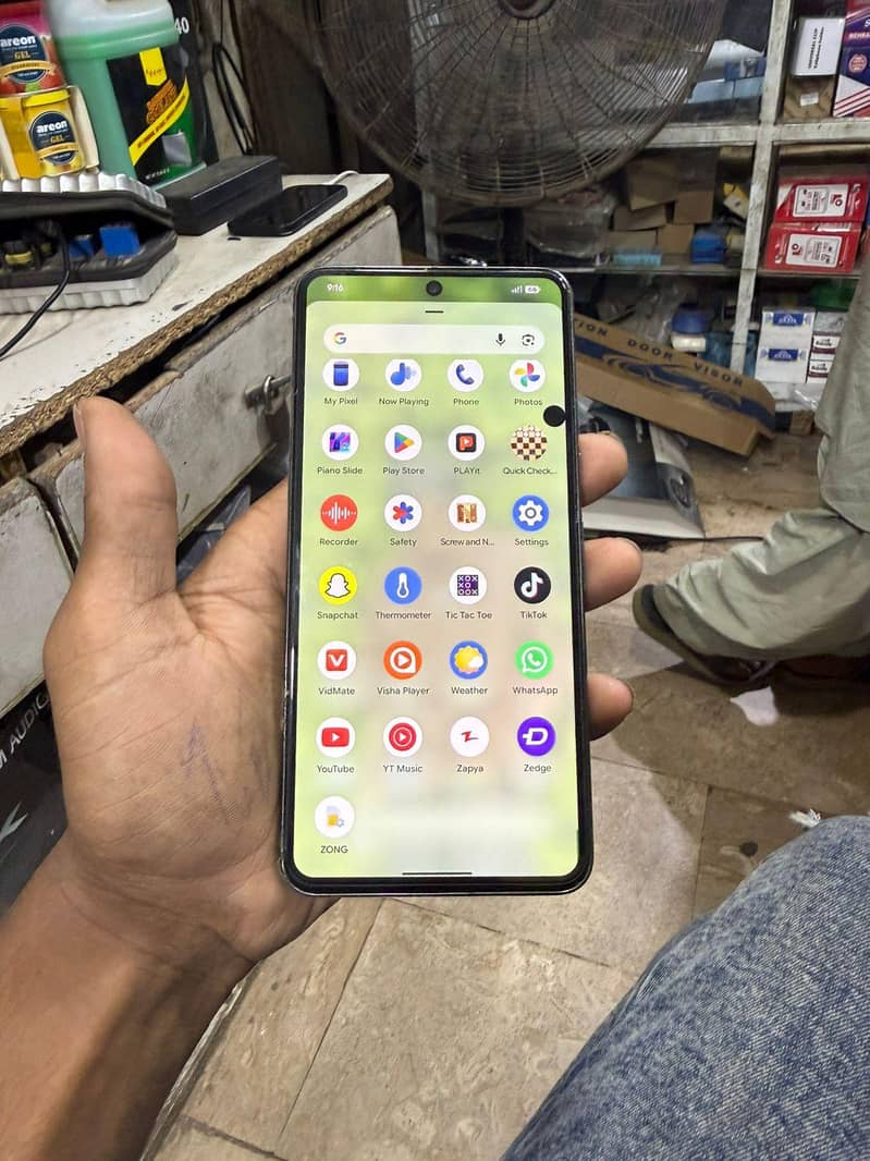 Google Pixel 8 Pro 0