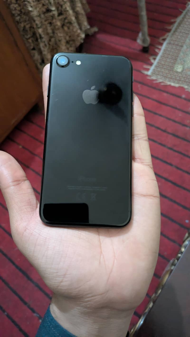 Apple iPhone 7 0