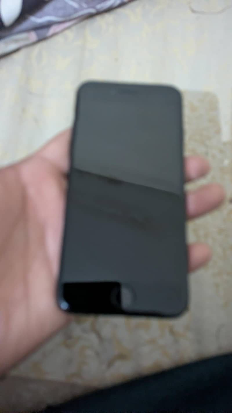 Apple iPhone 7 2