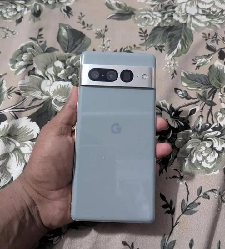 google pixel 7 pro panel 1