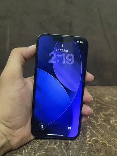 Apple iPhone 13