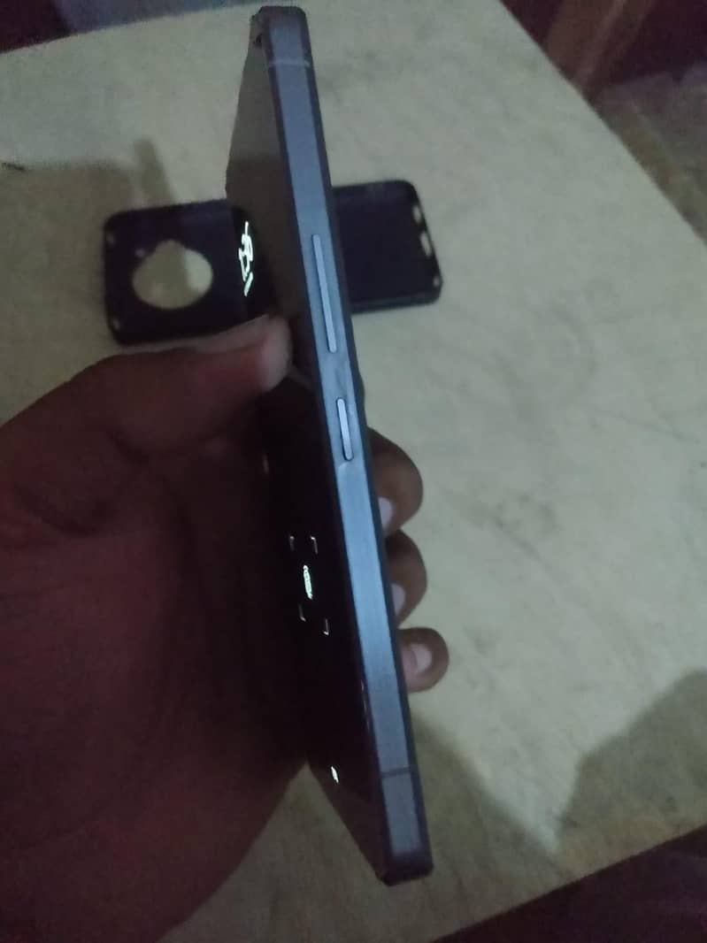 Sharp Aquos r7 1
