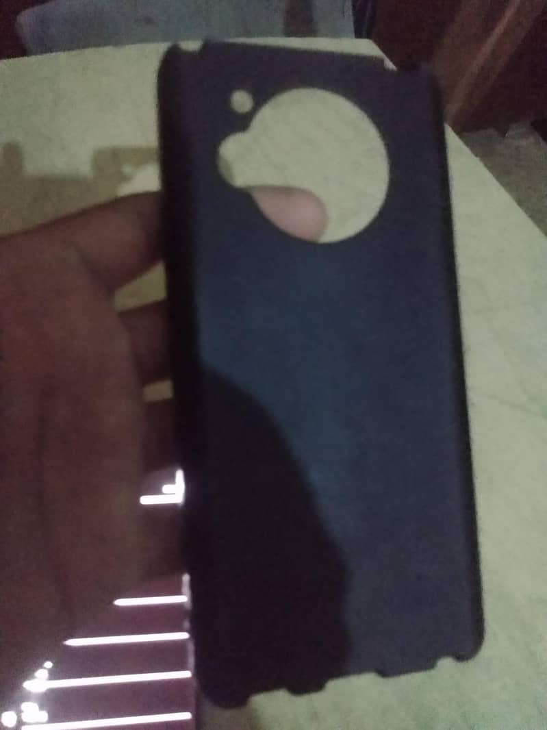 Sharp Aquos r7 5
