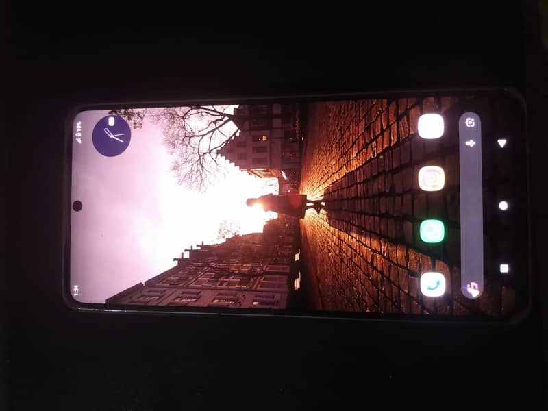 Sharp Aquos r7 6