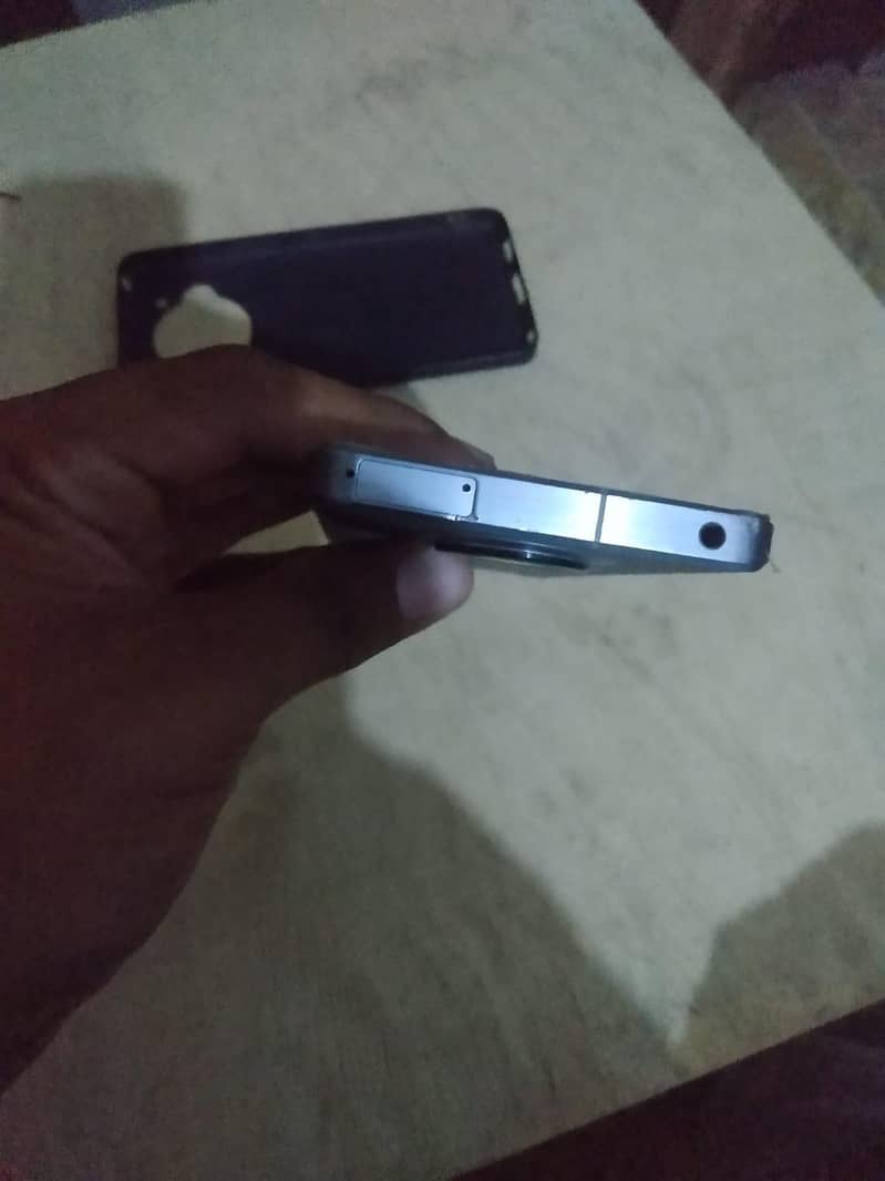 Sharp Aquos r7 7