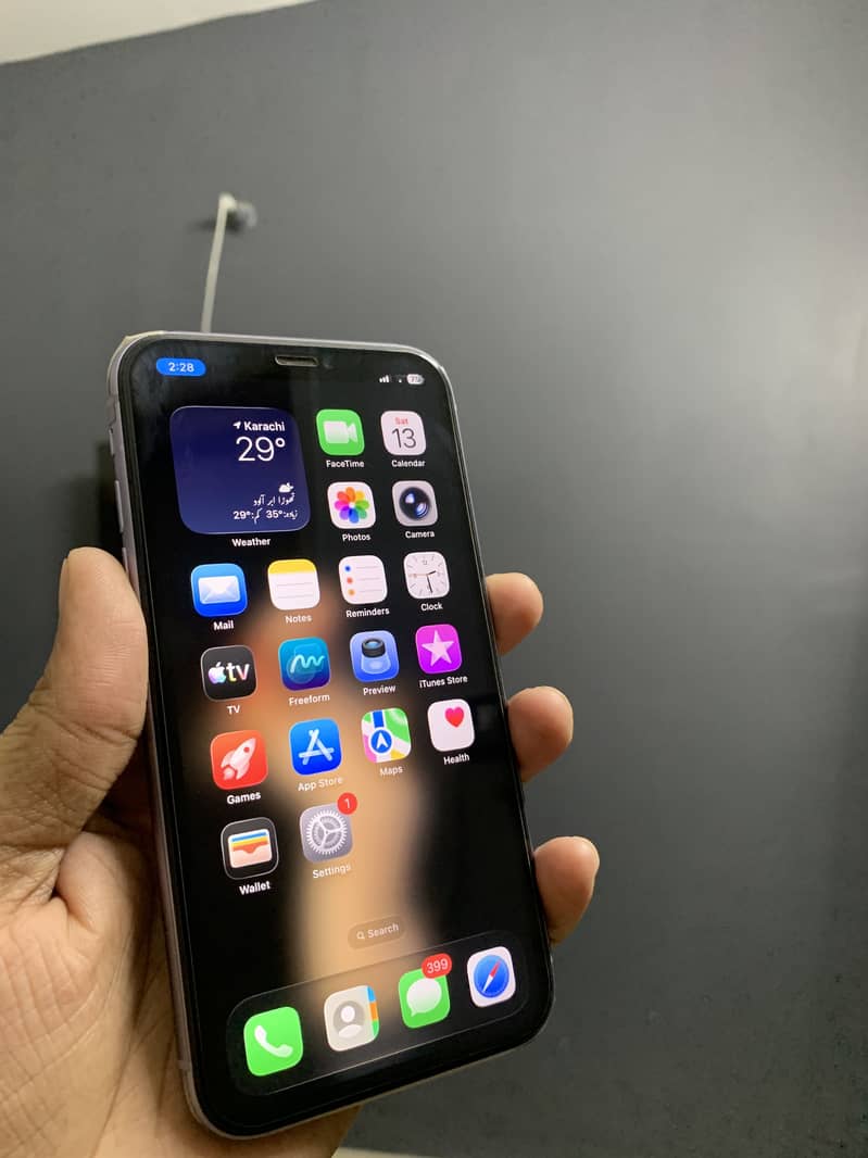 Apple iPhone 11 0
