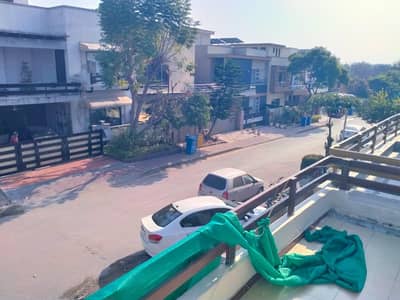 Upper portion 10 Marla 3 bedroom phase 4 bahria town Rawalpindi