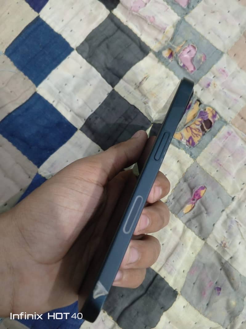 iPhone 13 1
