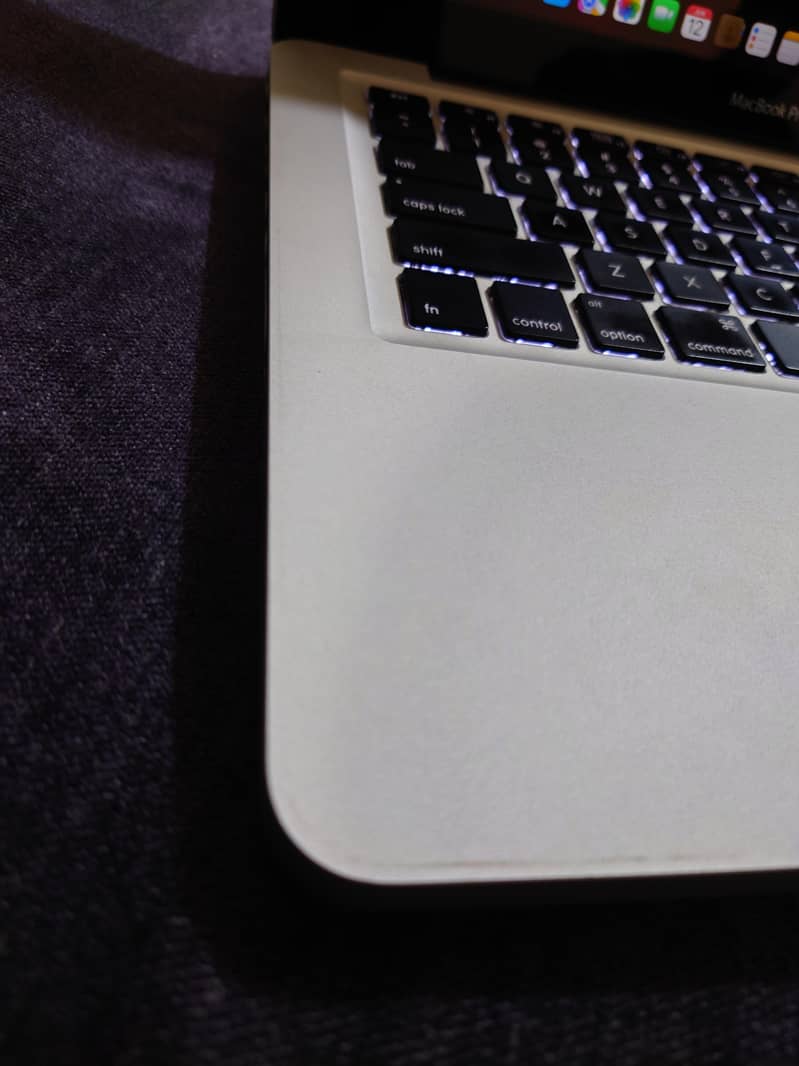 MacBook pro 2011 2