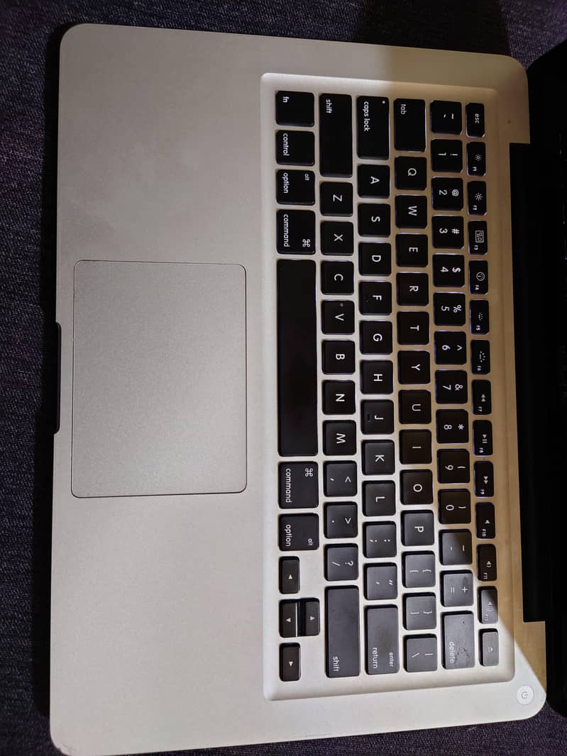 MacBook pro 2011 3