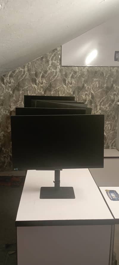 Samsung monitor 2k resolution 27inch    S27A600UUN