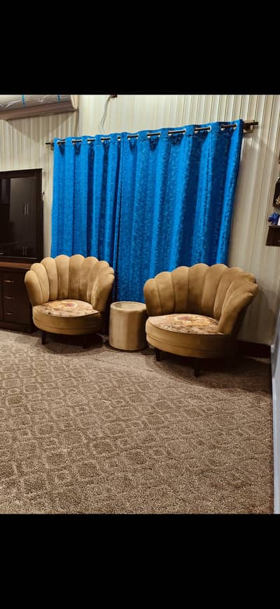 Bedrooms puffy chairs