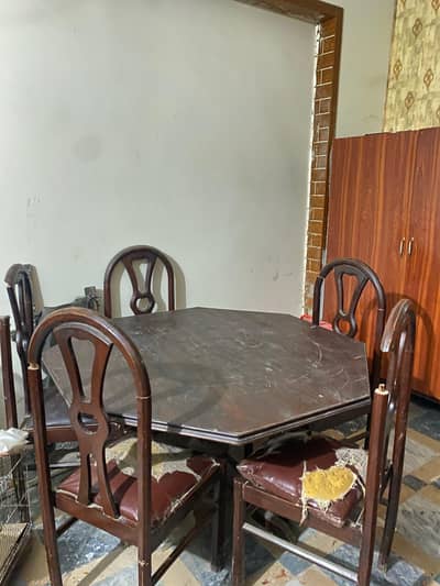 dinning table with chairs