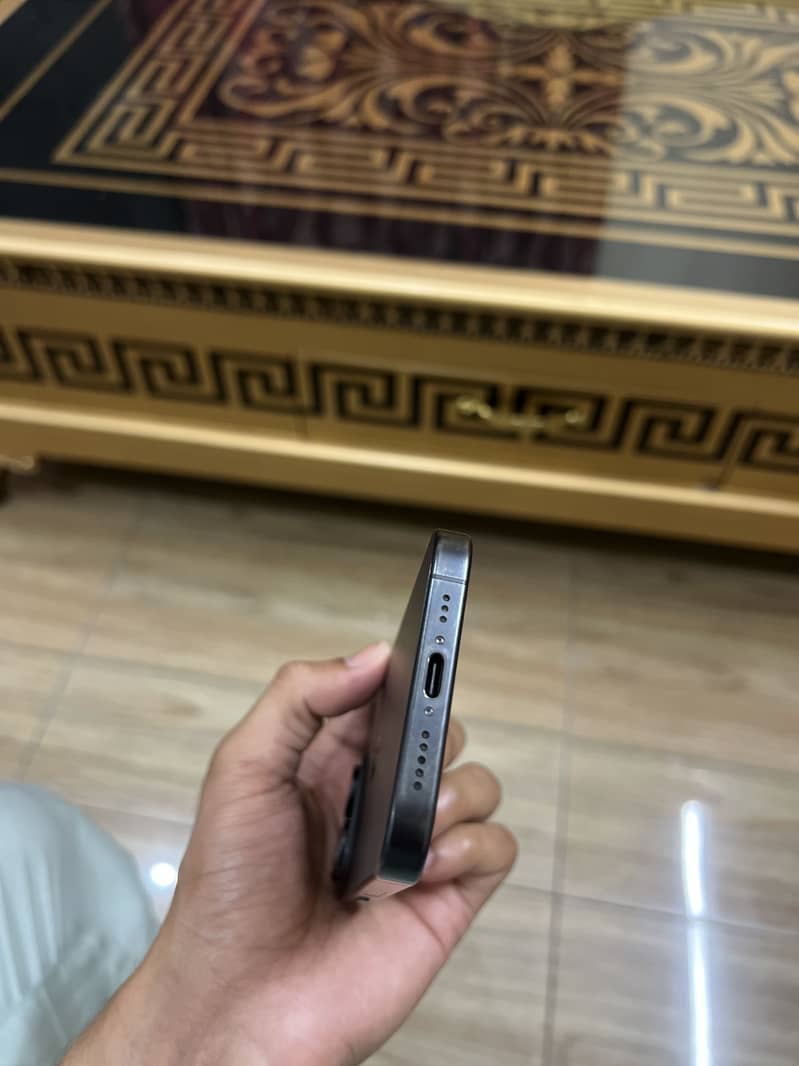 iPhone 15 Pro 2