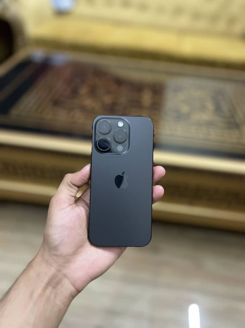 iPhone 15 Pro 4