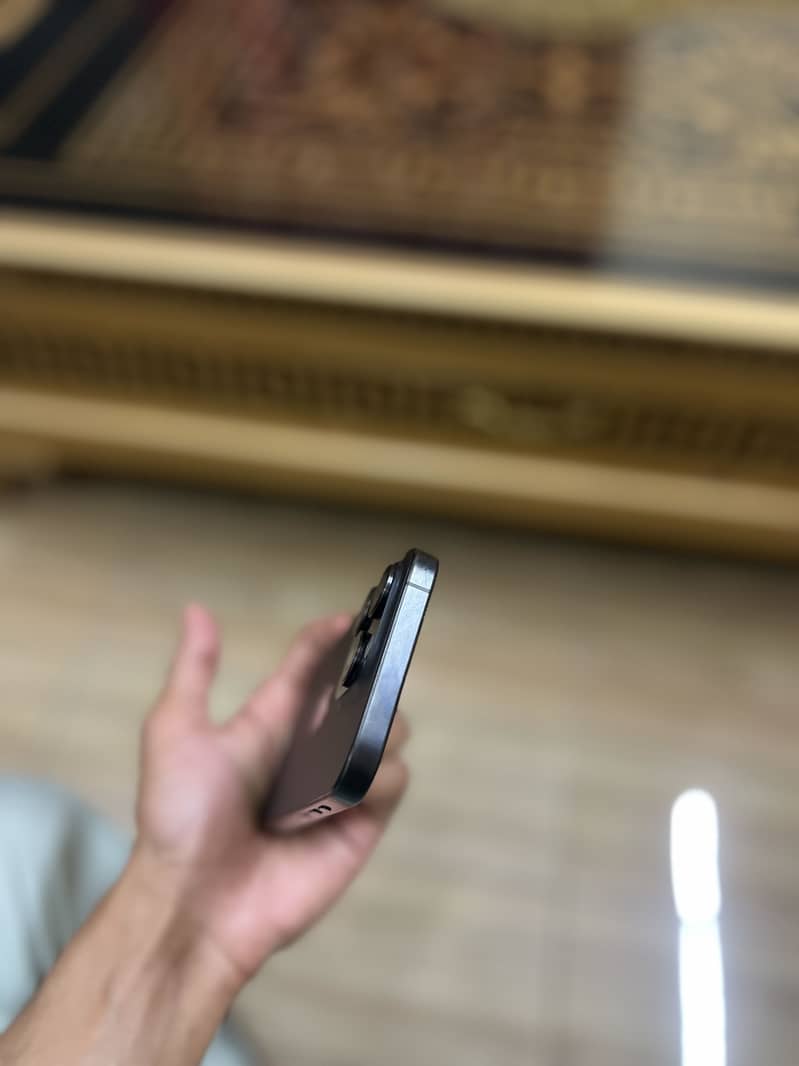 iPhone 15 Pro 6