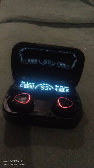 m10 ear buds for sale 10/10 condition