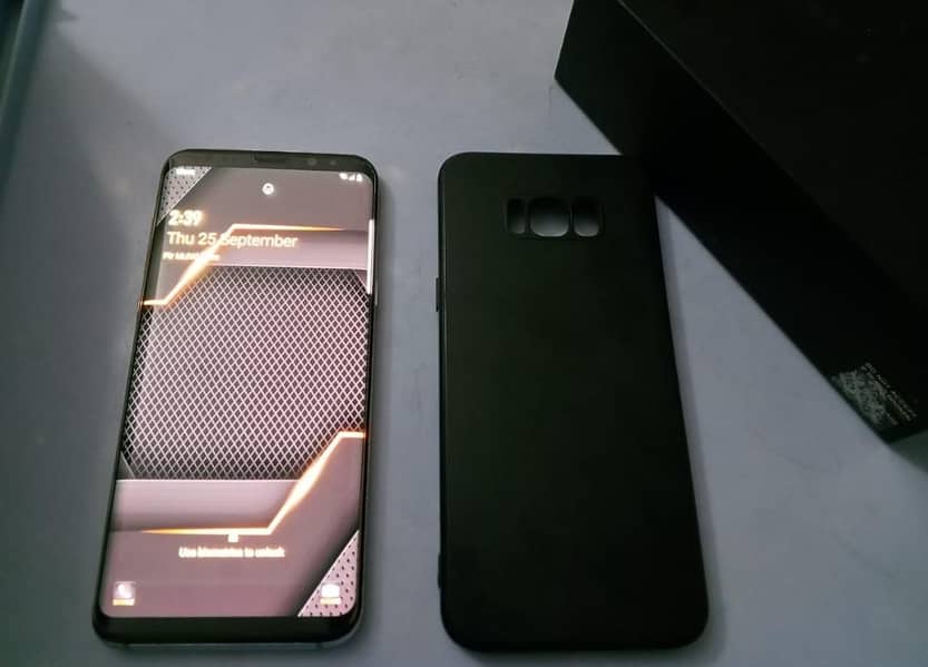 Samsung Mobile S8 Plus 5