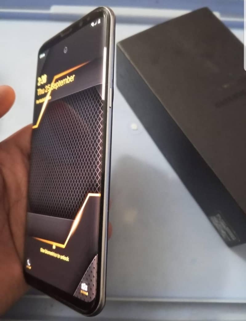 Samsung Mobile S8 Plus 6