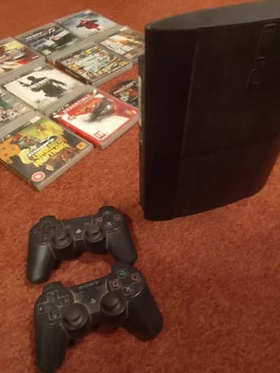 Playstation 3 , super slim 10/10 (12 orignal games with case)