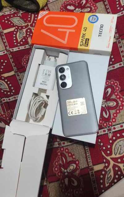 Tecno spark 40 pro plus