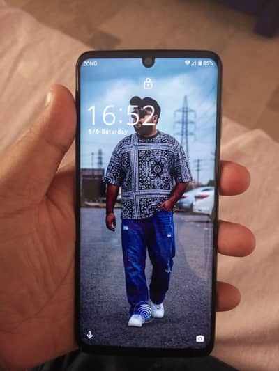 Sharp Aquos Zero 2 | 240Hz Gaming Display (8GB/256GB)