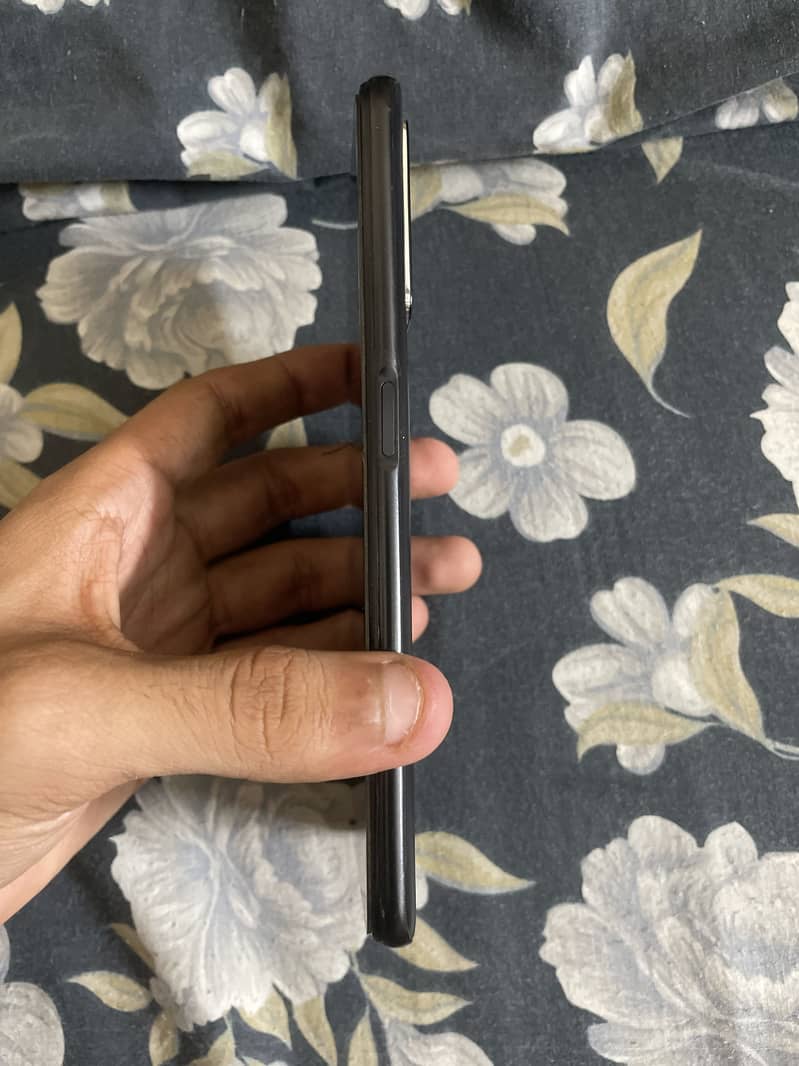 OPPO A76 3
