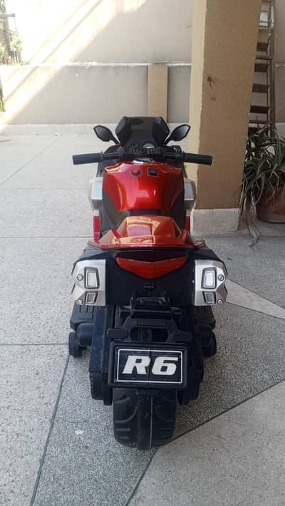 R6 kids bike