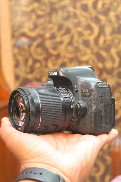 Canon 750D with 18-55mm STM Lens 10/10+++