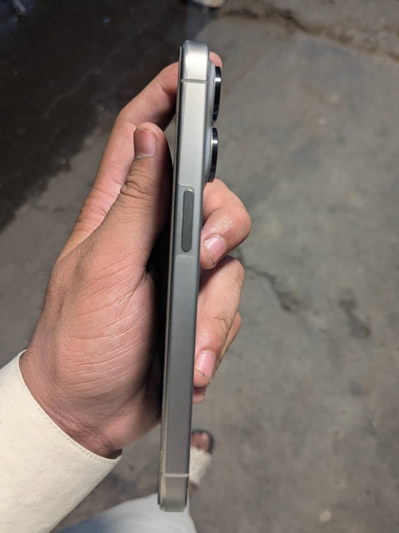 Iphone 15 pro 4