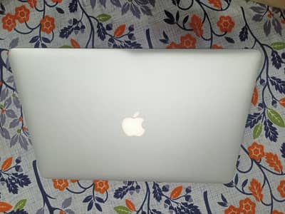 Apple MacBook pro 2015 16gb