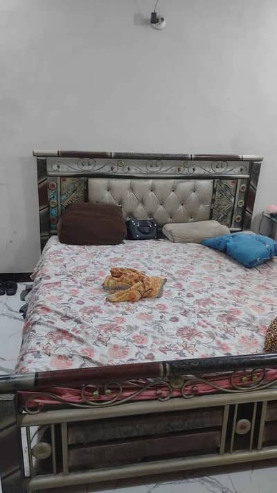 King size bed with mattress