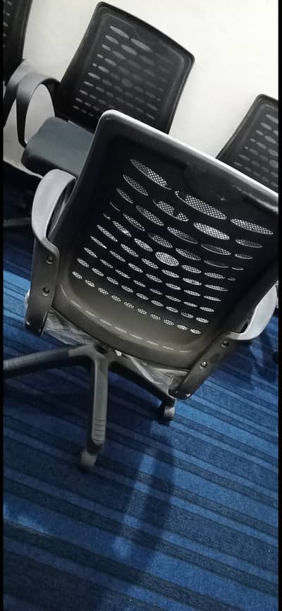 “Executive Office Chairs | Comfortable & Durable”