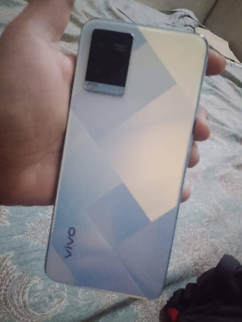 Vivo V21 1
