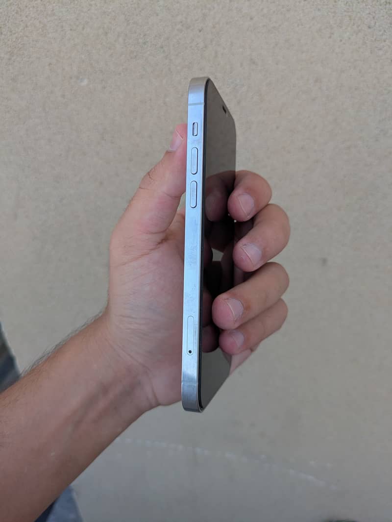 Apple iPhone 12 Pro 1