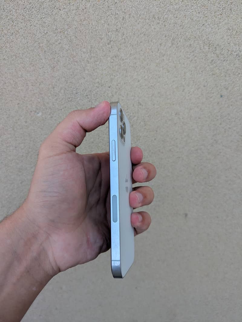 Apple iPhone 12 Pro 2