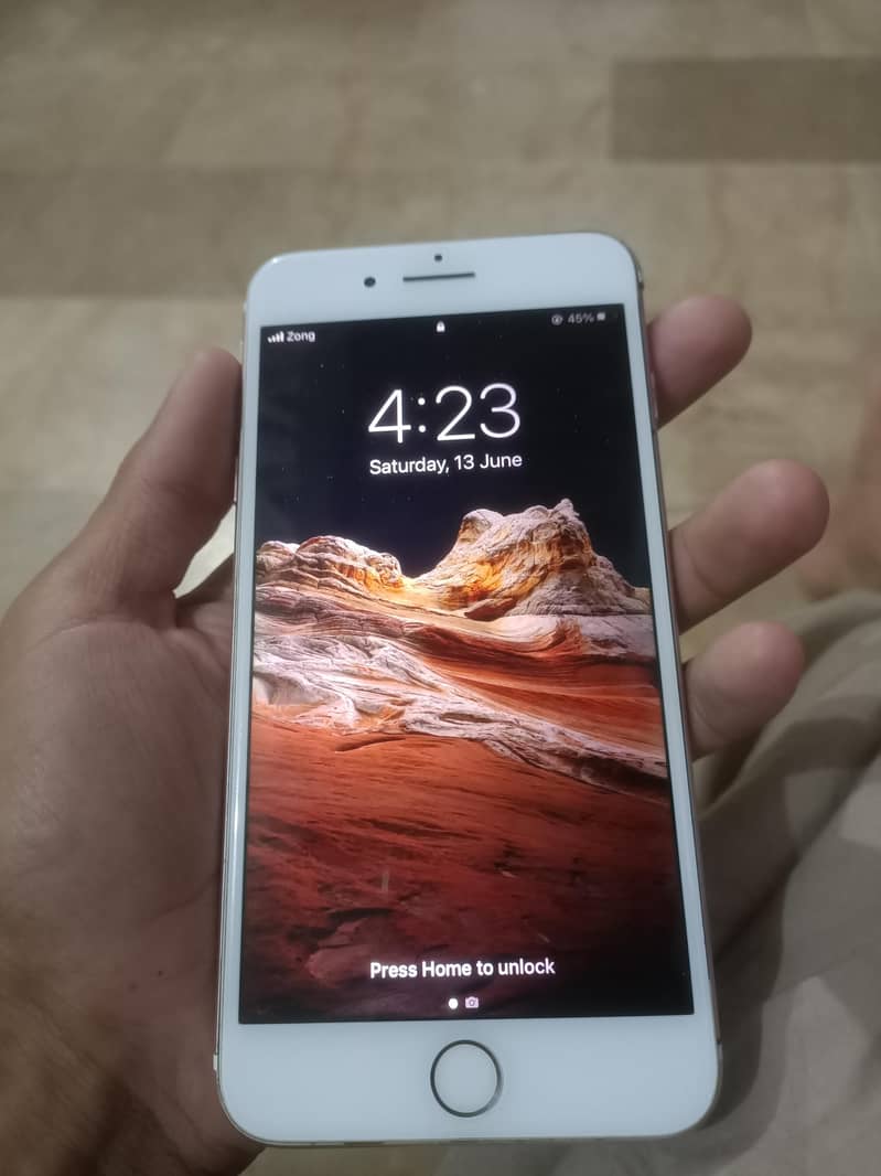Apple iPhone 7 Plus 1
