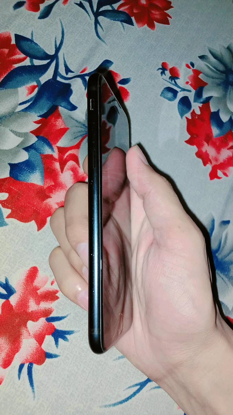 Apple iPhone SE 3