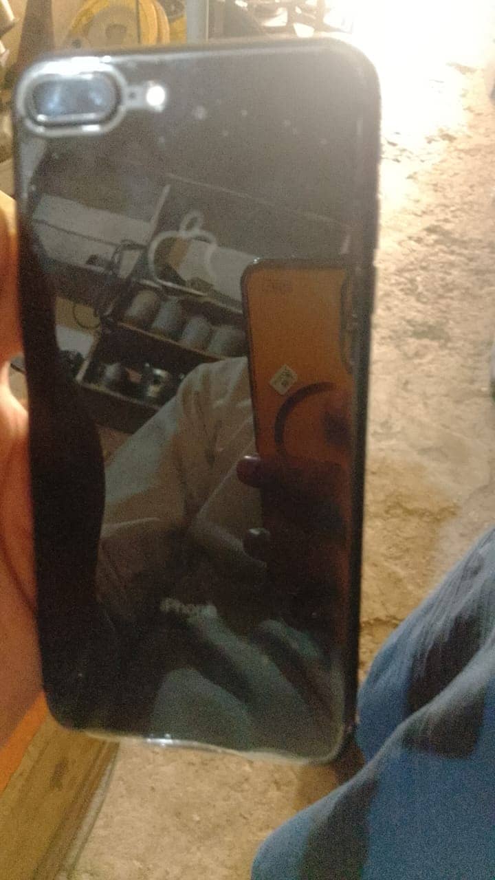 Apple iPhone 7 Plus 0