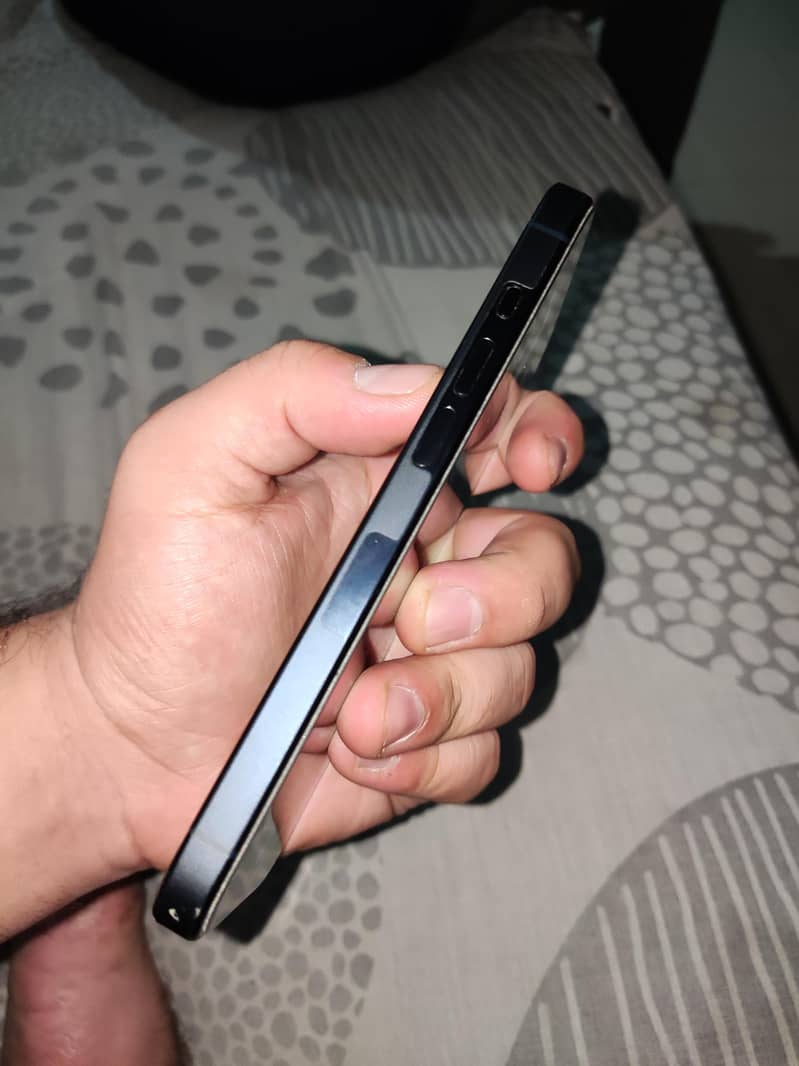 iPhone 15 Pro 6