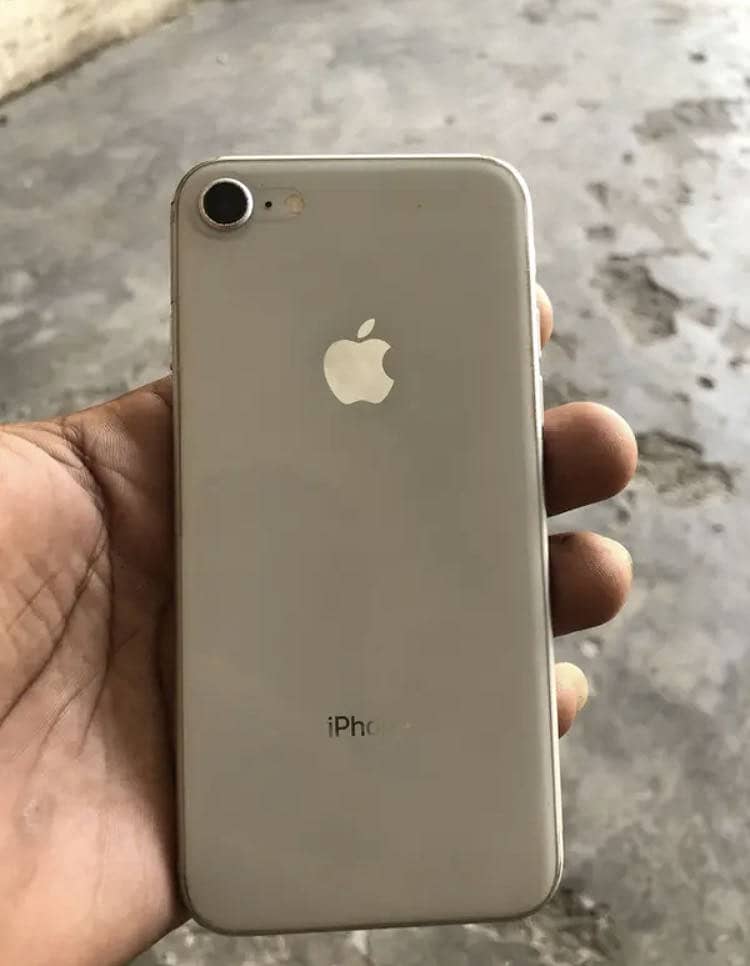 Apple iPhone 8 1