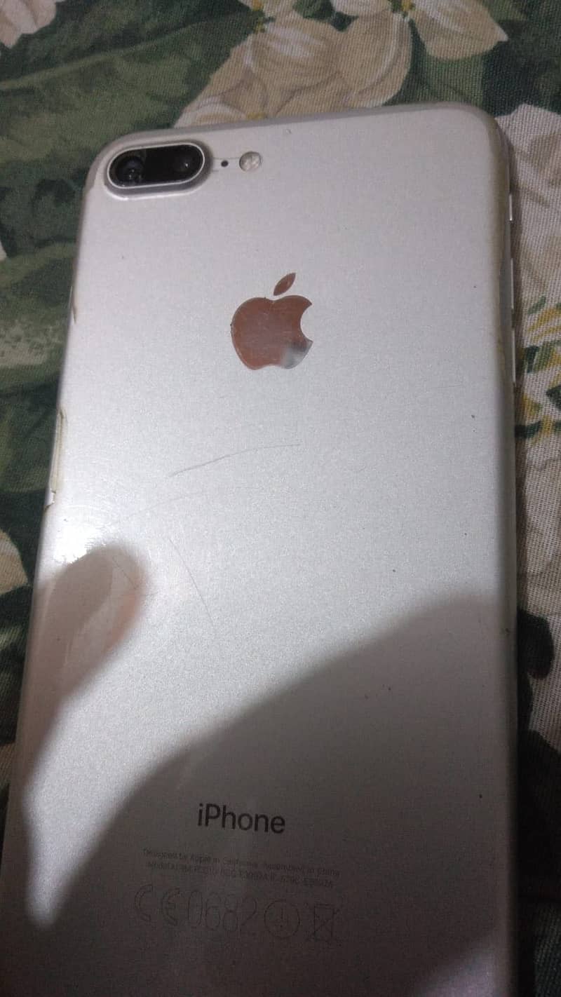 Apple iPhone 7 Plus 0