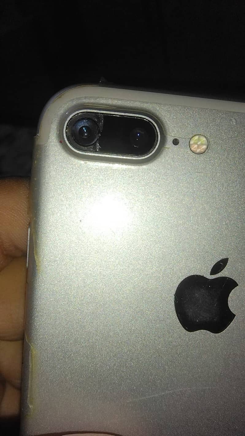 Apple iPhone 7 Plus 1
