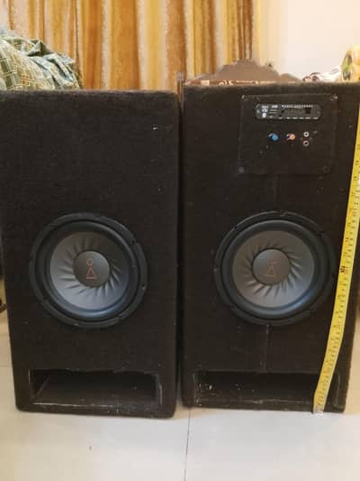 2 Subwoofer speakers