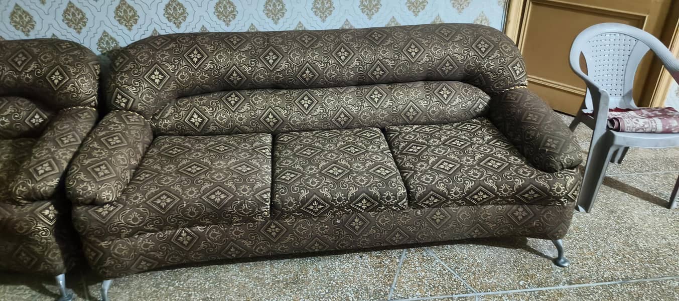 2 sufa set available 0