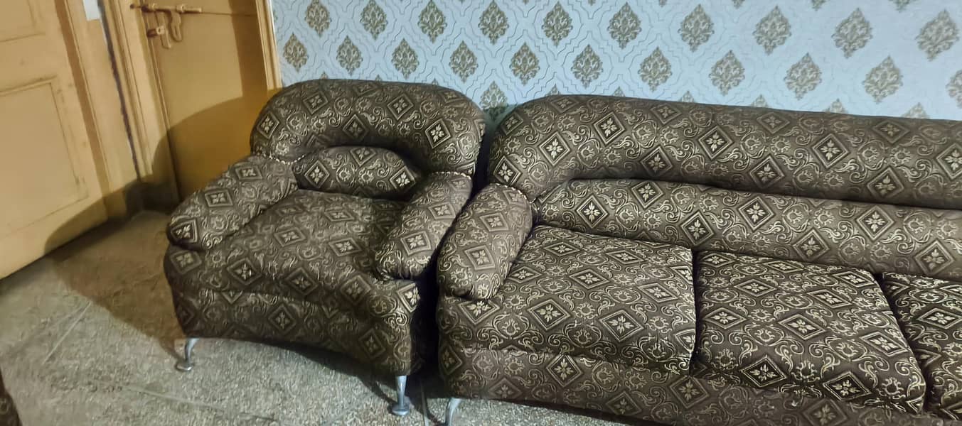 2 sufa set available 1